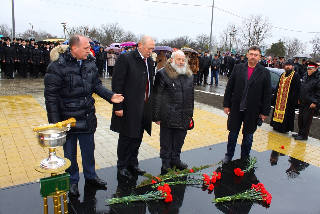 Депутат районного Совета установил памятник бойцам Красной Армии